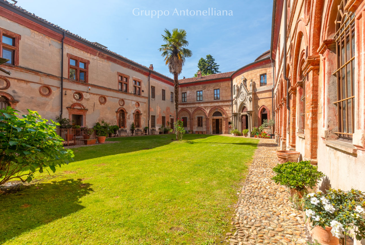 6-castelvecchio-40-cortile-2